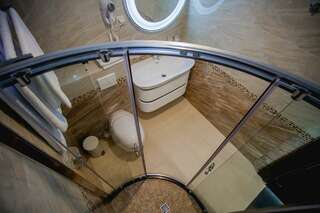 Отель Alex Aqua Санкт-Петербург Двухместный номер с двуспальной кроватью и дополнительной кроватью-15