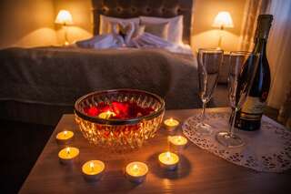 Отель Alex Aqua Санкт-Петербург Двухместный номер с двуспальной кроватью и дополнительной кроватью-8