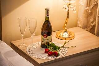 Отель Alex Aqua Санкт-Петербург Двухместный номер с двуспальной кроватью и дополнительной кроватью-9